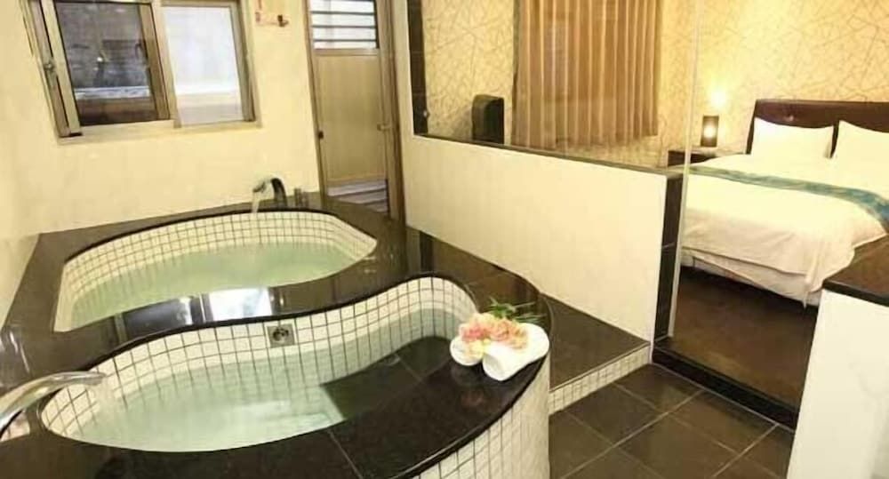 Hotspringworld Classic Double Room 2