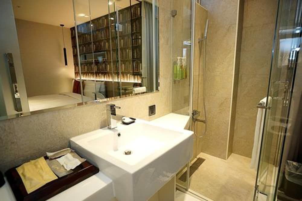 undefined Via Hotel Zhongxiao 10