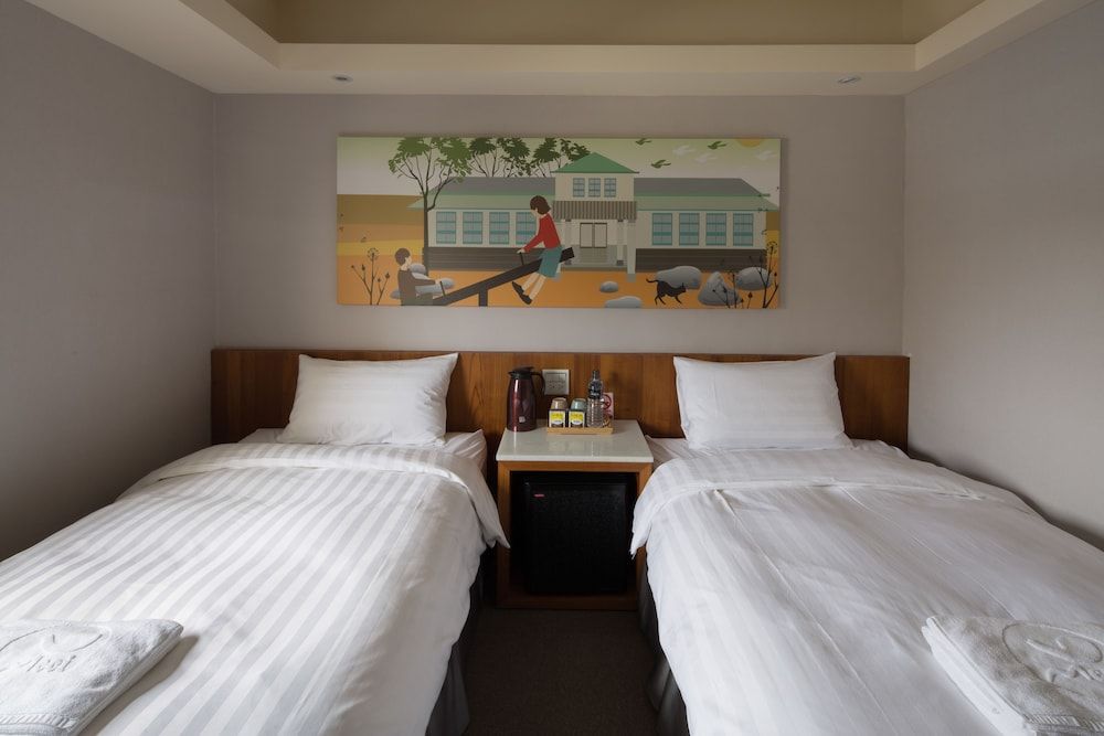 Meci Hotel Standard Twin Room, City View 5