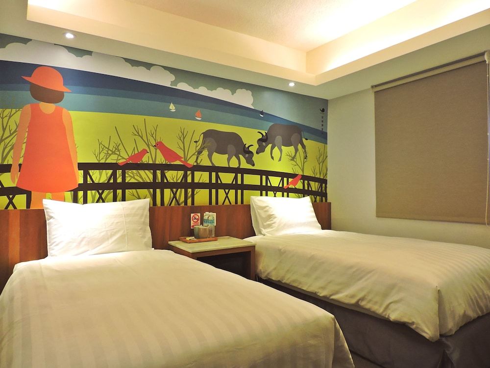 Meci Hotel Standard Twin Room, City View