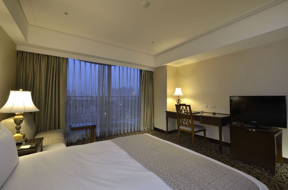 Hotel RegaLees Deluxe Double Room 3