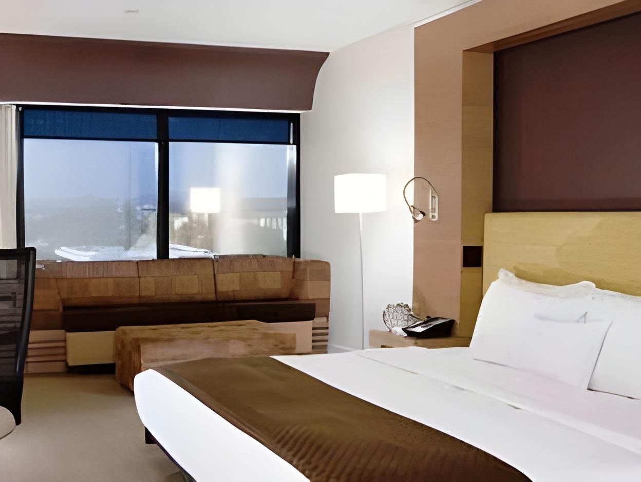 1 King Bed