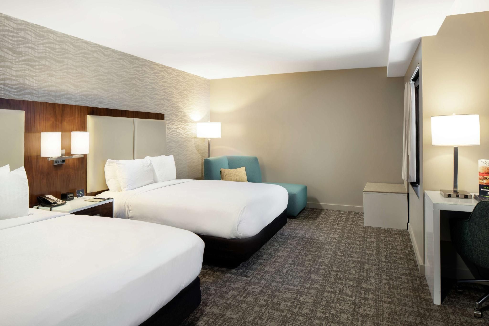 2 Queen Beds Larger Room