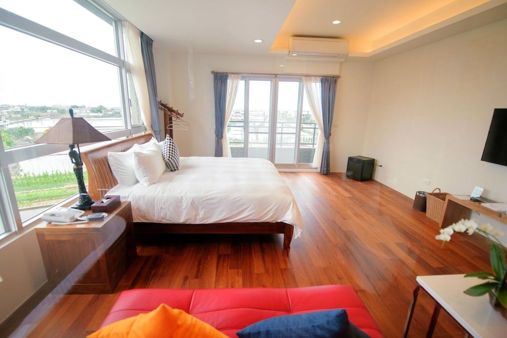 Dreams Come True B&B Double Room, Accessible, Courtyard View (Shidare cherry)