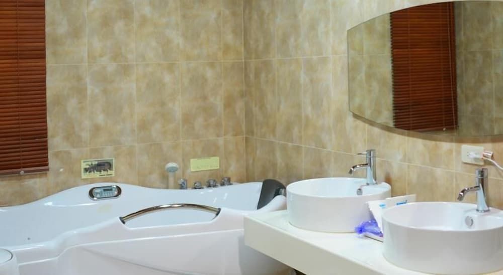 Cao Ling Jiao Villa Deluxe Double Room 3