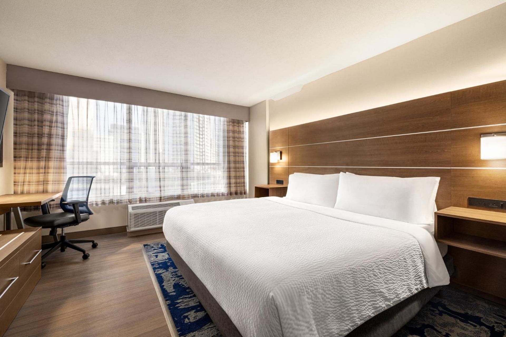 Standard King Room - Accessible