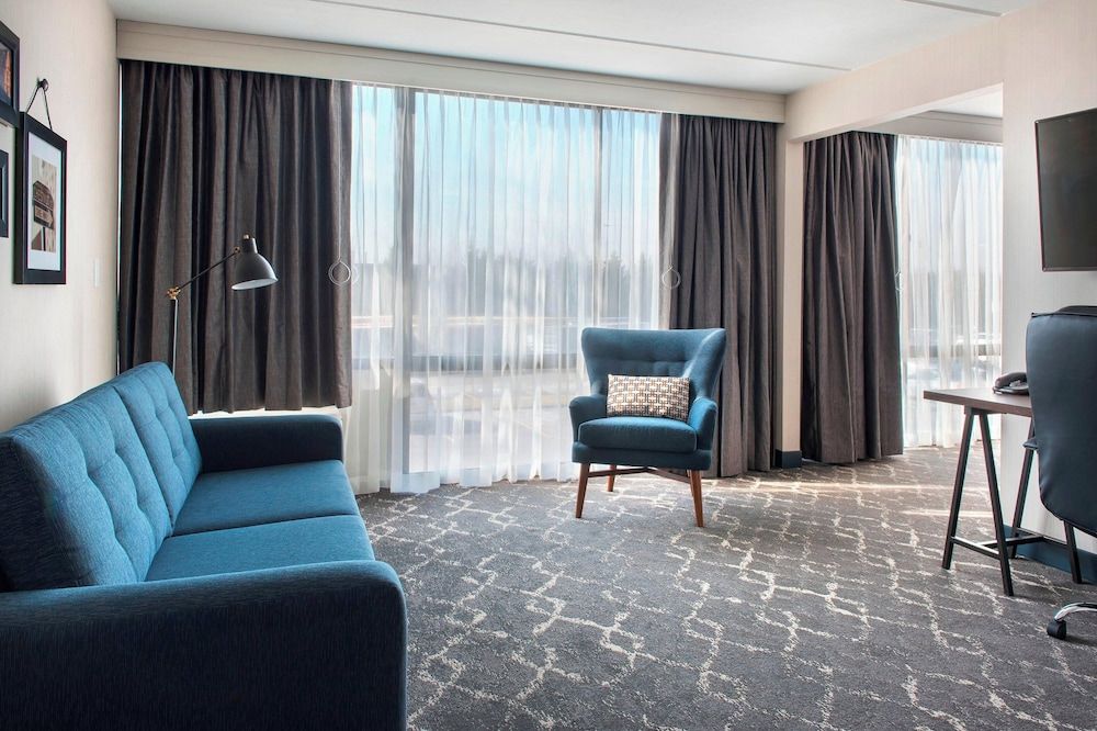 Four Points by Sheraton Philadelphia Northeast