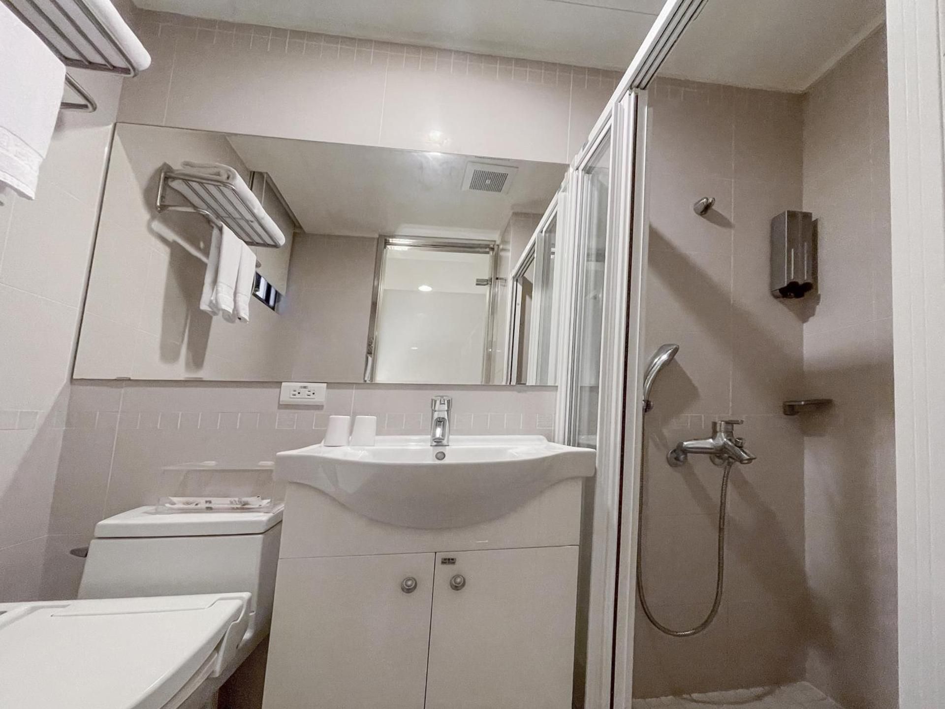 Double or Twin Room (Check-in after 20:00)