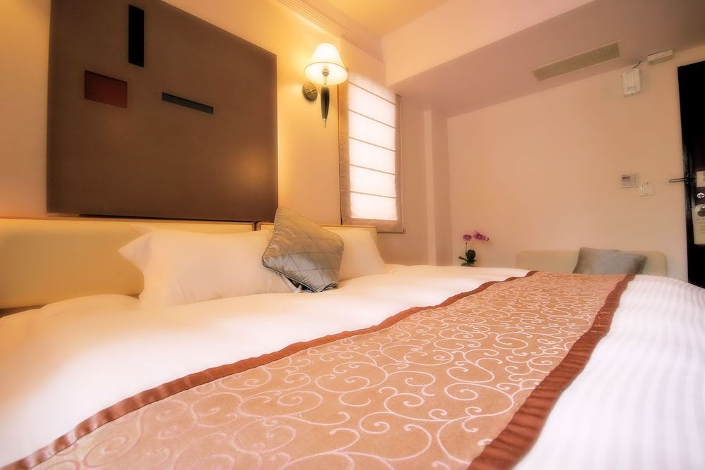 Tian Long Hotel Standard Double Room 2