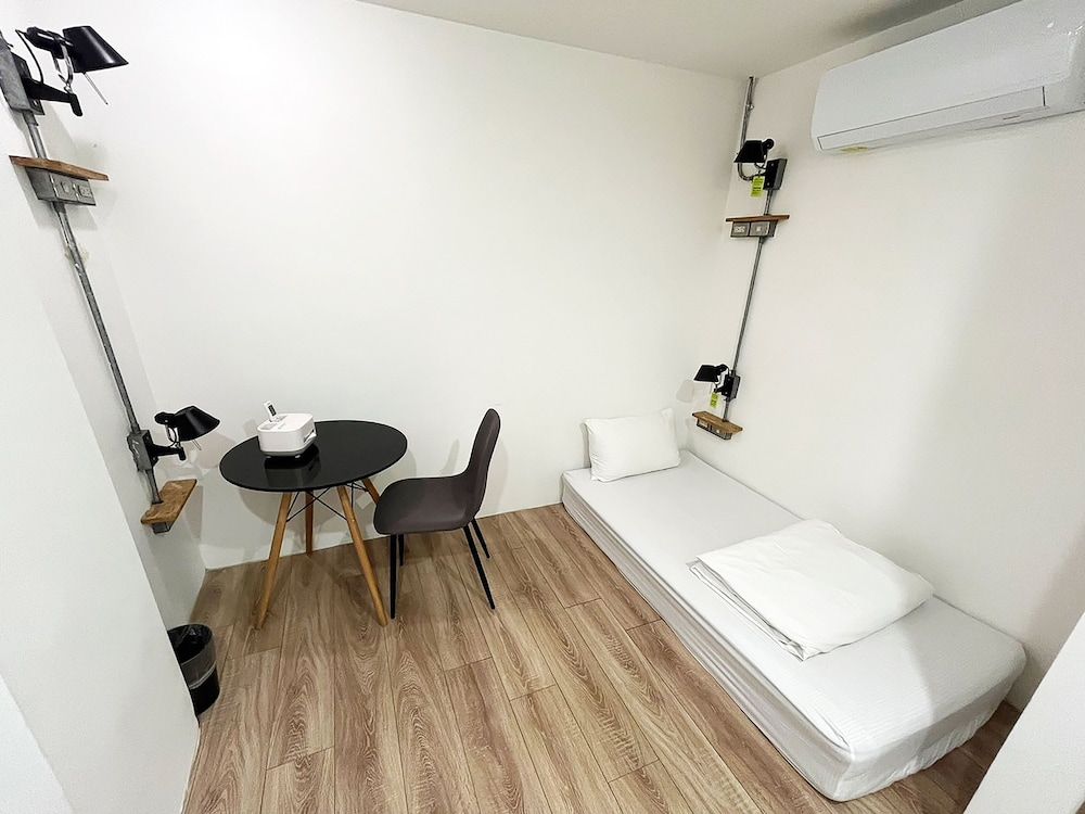 Light hostel - Chiayi Basic Single Room 2
