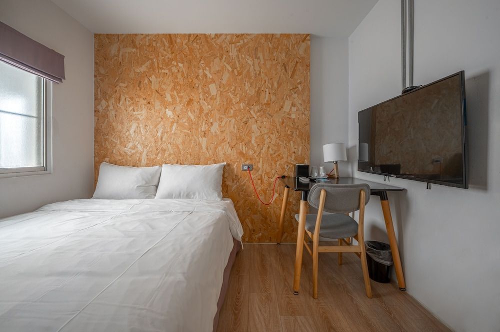 Light hostel - Chiayi Basic Double Room, 1 Double Bed 4