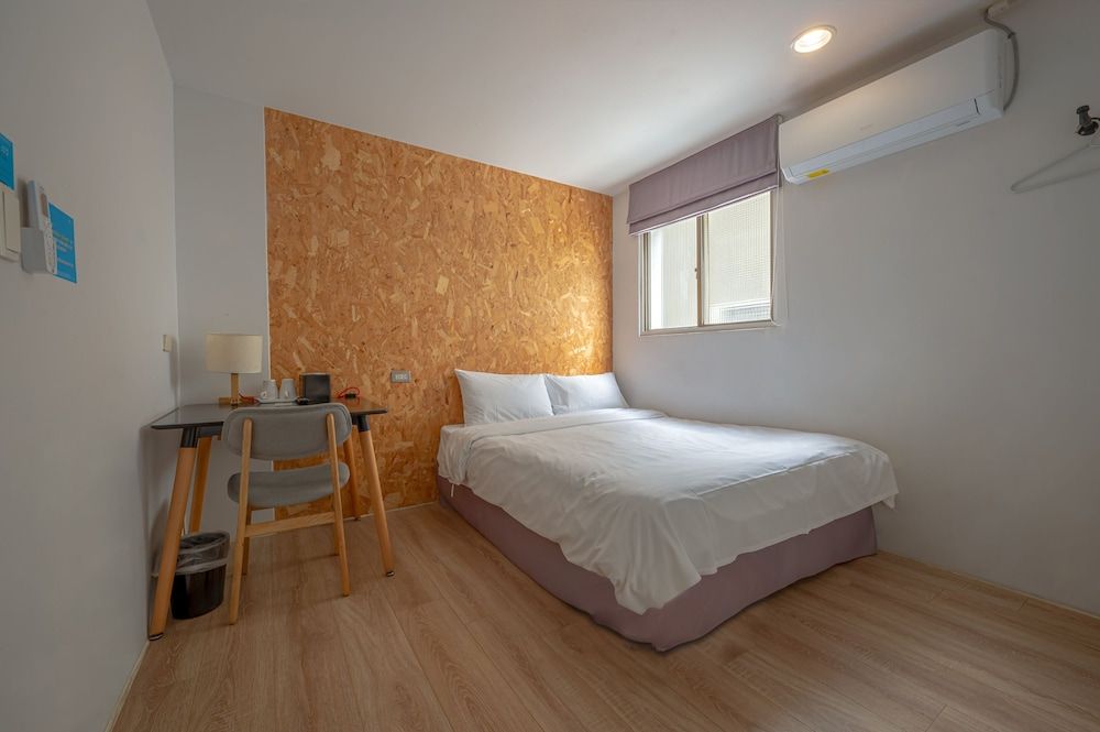 Light hostel - Chiayi Basic Double Room, 1 Double Bed 3