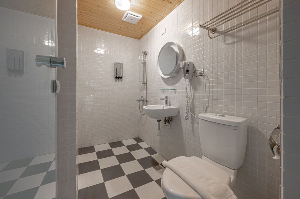 Light hostel - Chiayi Basic Double Room, 1 Double Bed 9