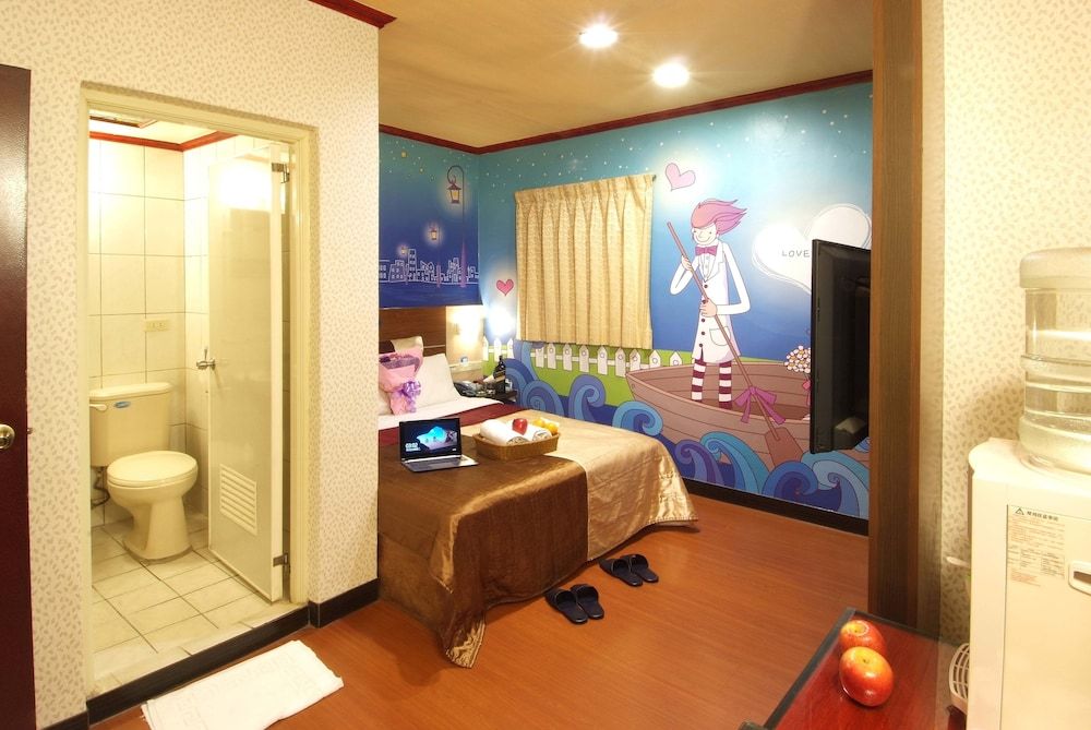 Golden Swallow Hotel Superior Double Room 3