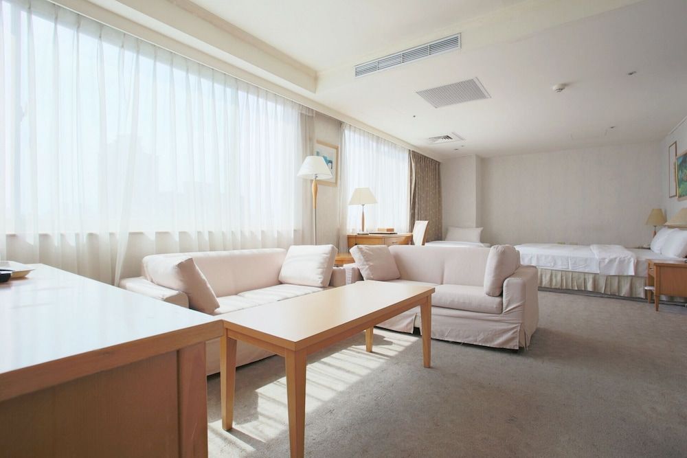 undefined The Koos Hotel 4