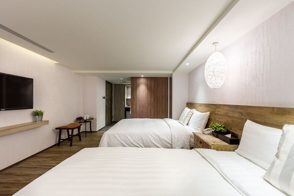 Lan Kwai Fong Garden Hotel Standard Quadruple Room 3