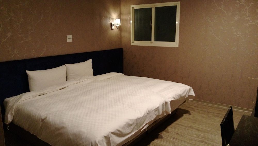 undefined Urban One Hotel 8