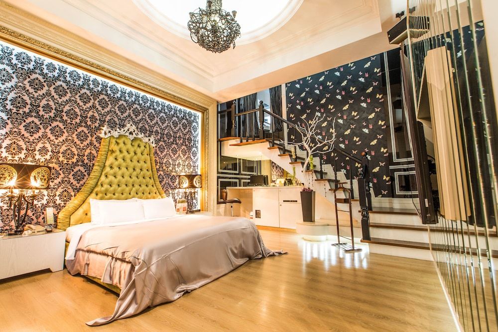 Feng Cai Motel XL-Suite (Check-in after 8PM) 12