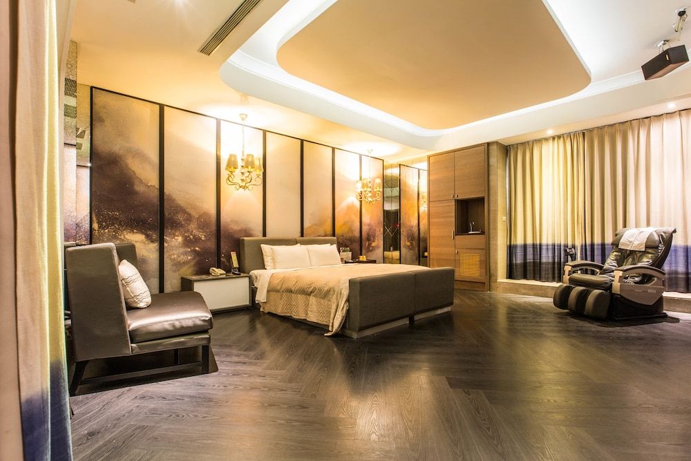 Feng Cai Motel XL-Suite (Check-in after 8PM) 23