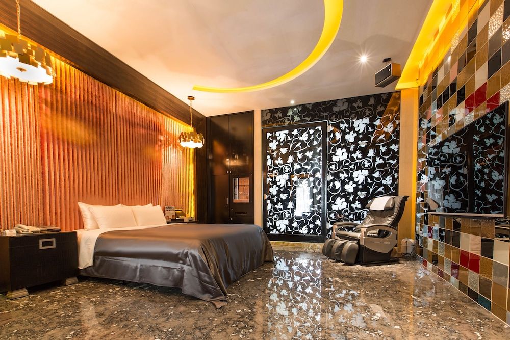 Feng Cai Motel XL-Suite (Check-in after 8PM) 18