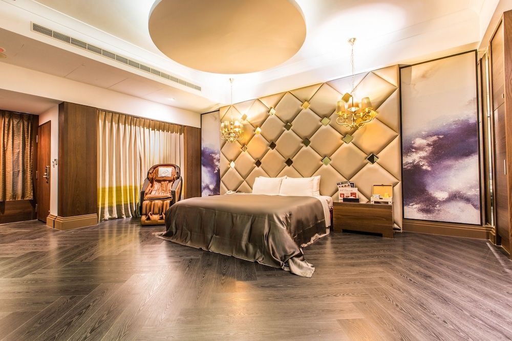 Feng Cai Motel Deluxe Double Room (Check-in after 8PM) 19