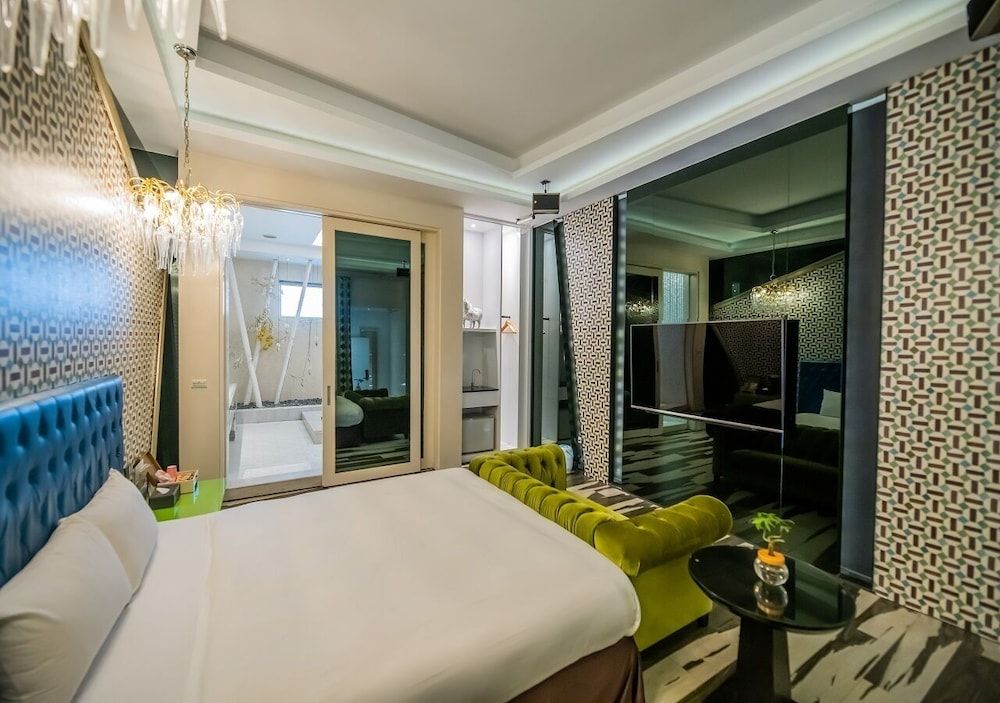 Feng Cai Motel Deluxe Double Room (Check-in after 8PM) 45