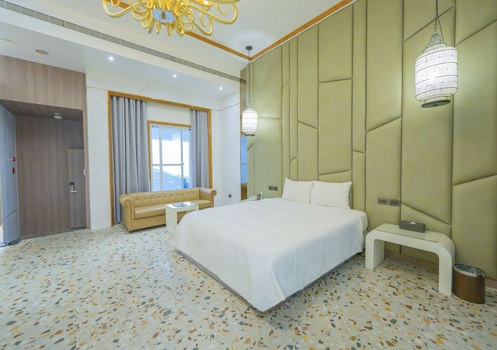 Feng Cai Motel Deluxe Double Room (Check-in after 8PM) 29