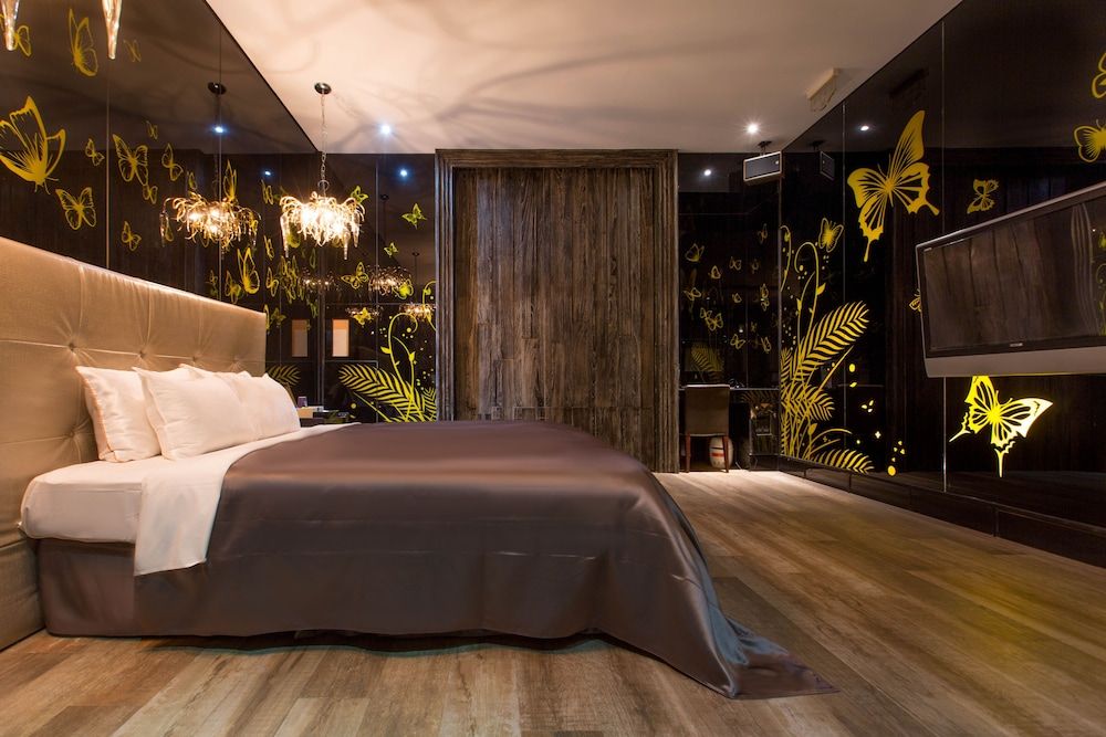 Feng Cai Motel XL-Suite (Check-in after 8PM) 5