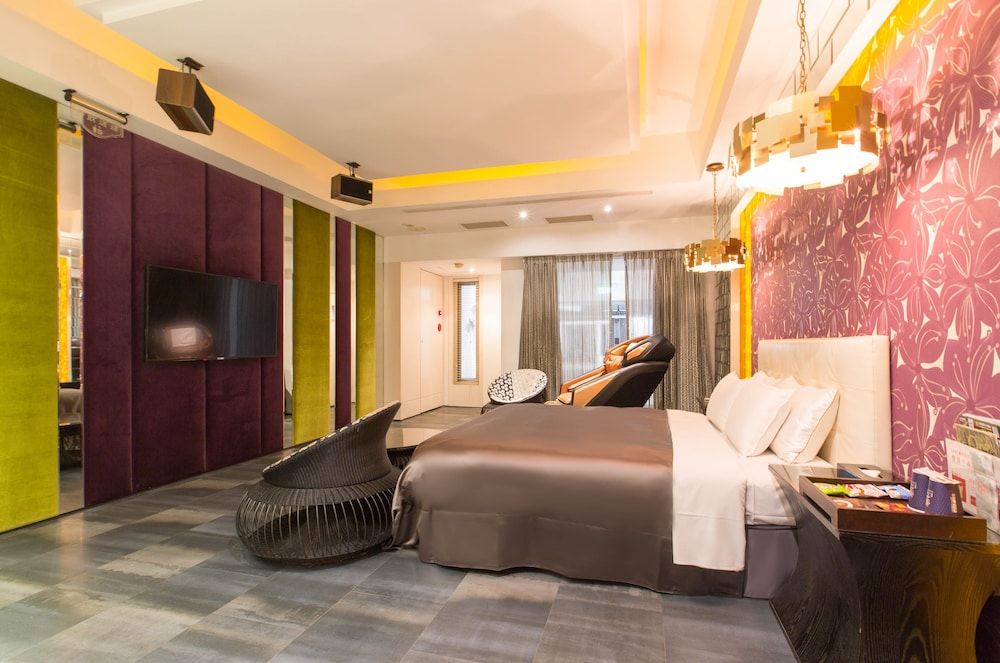 Feng Cai Motel Deluxe Double Room (Check-in after 8PM) 11