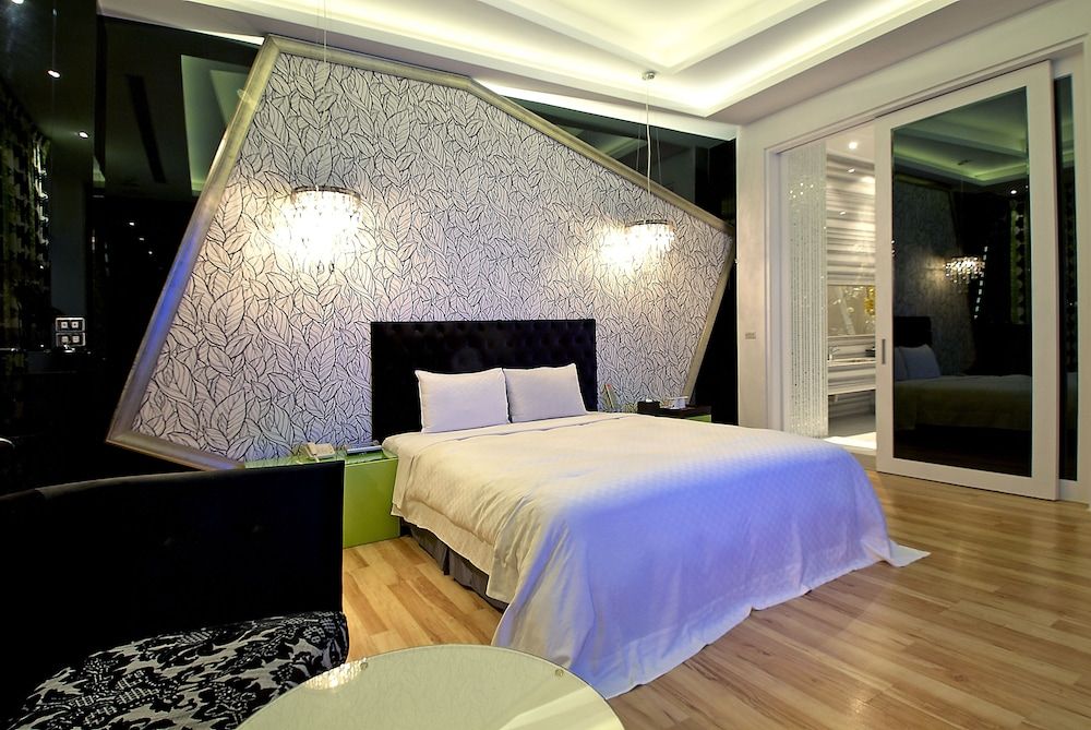 Feng Cai Motel XL-Suite (Check-in after 8PM) 2