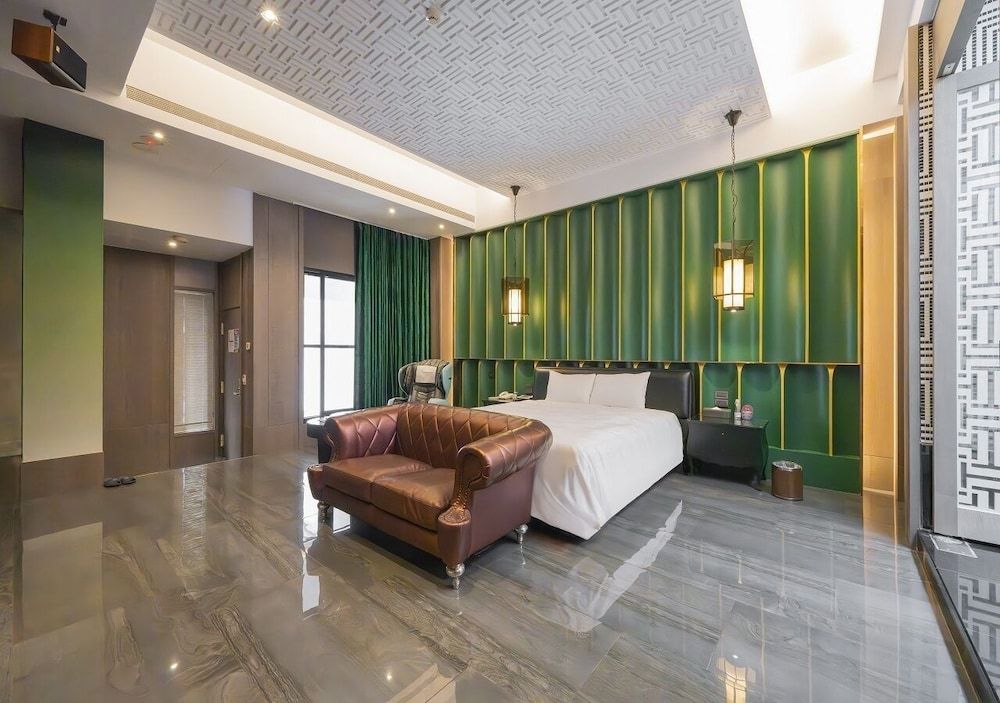 Feng Cai Motel Deluxe Double Room (Check-in after 8PM) 31