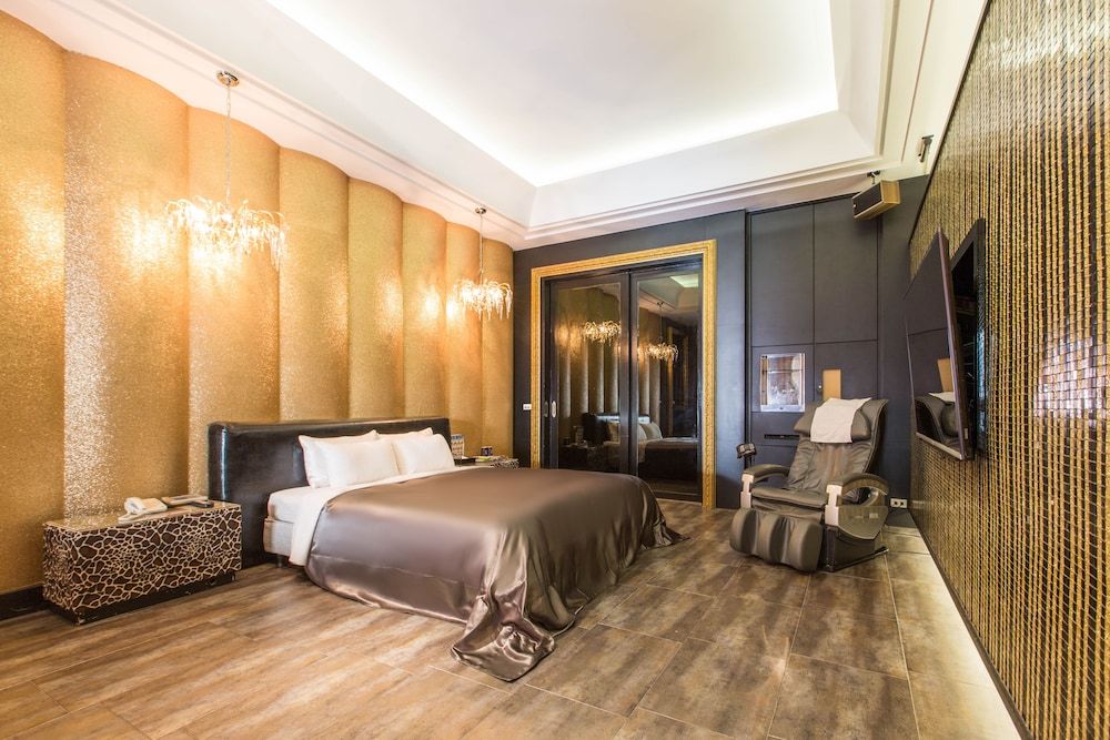 Feng Cai Motel XL-Suite (Check-in after 8PM) 13