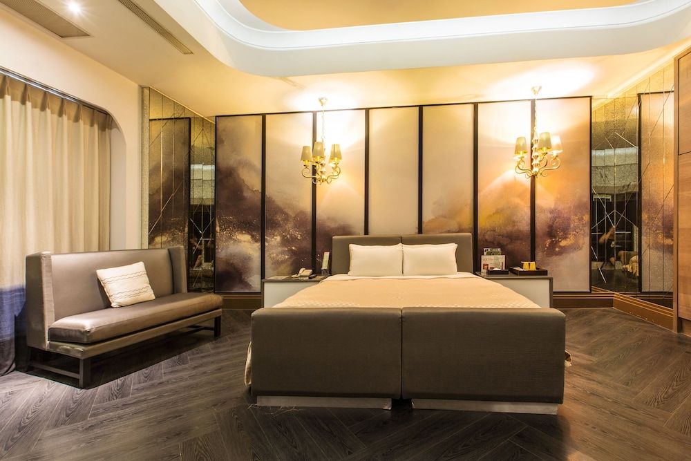 Feng Cai Motel XL-Suite (Check-in after 8PM) 8