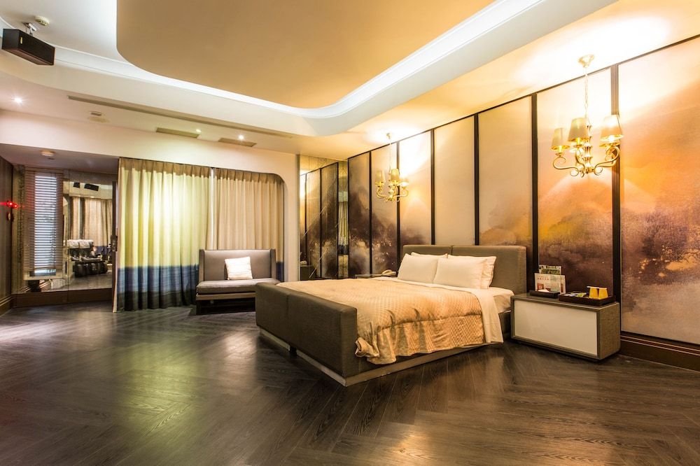 Feng Cai Motel XL-Suite (Check-in after 8PM) 9