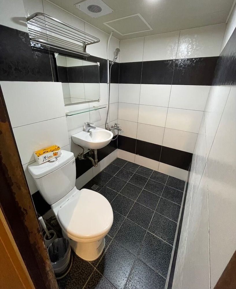 Fundi Hotel Comfort Double Room 7