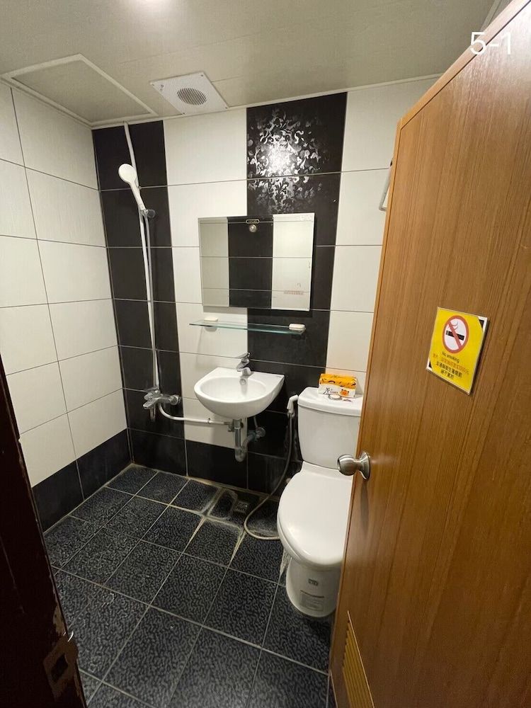 Fundi Hotel Comfort Double Room 8