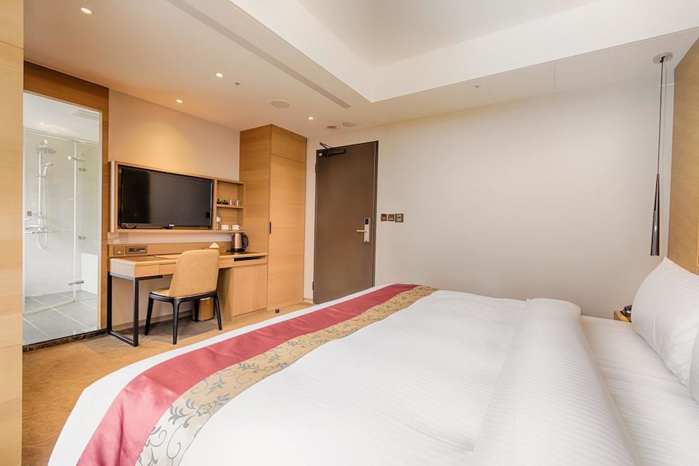 Superior Double Room, 1 King Bed, Bathtub