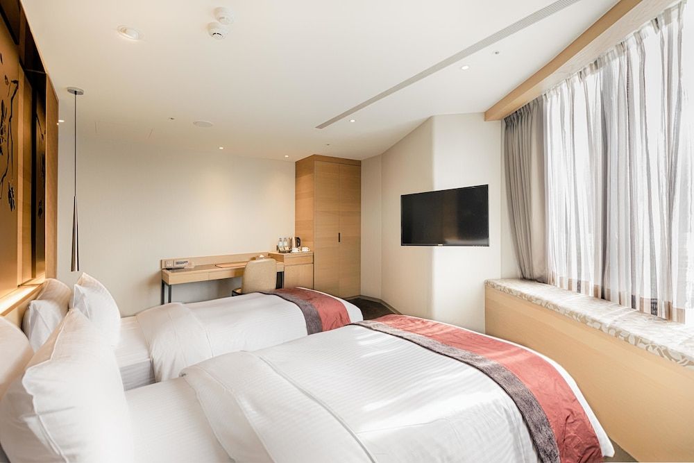 Superior Twin Room, Bathtub