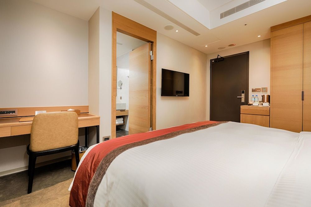 Classic Double Room, No Windows (No Windows)