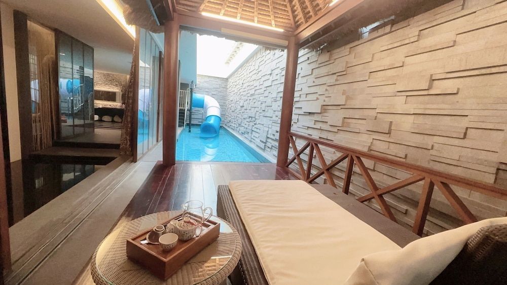 Orient Luxury Villa Motel Luxury Double Room (CRYSTAL) 2