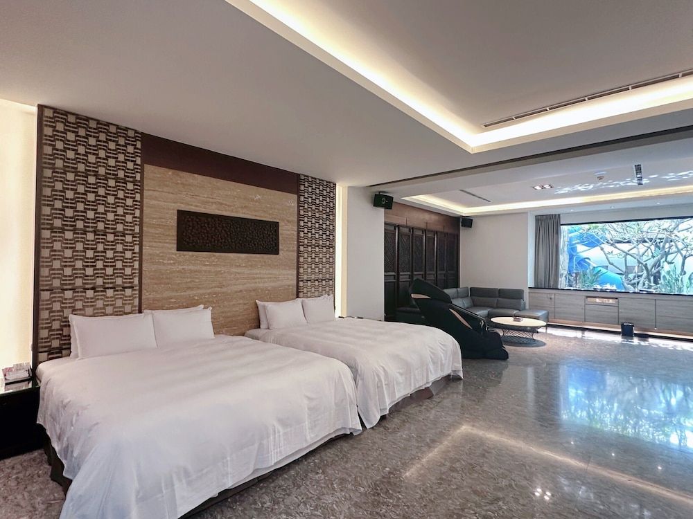 Orient Luxury Villa Motel Presidential Quadruple Room