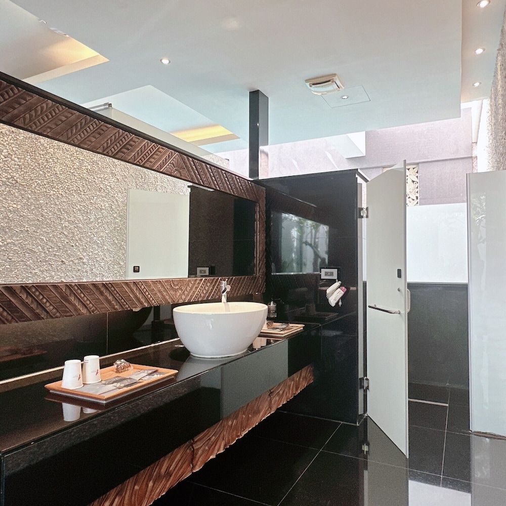 Orient Luxury Villa Motel Presidential Quadruple Room 4