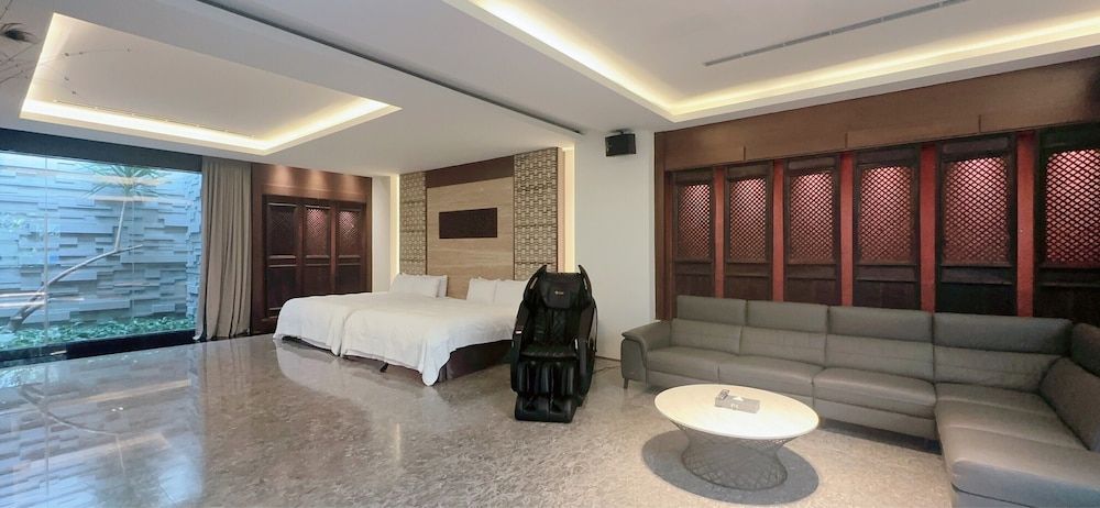 Orient Luxury Villa Motel Presidential Quadruple Room 5