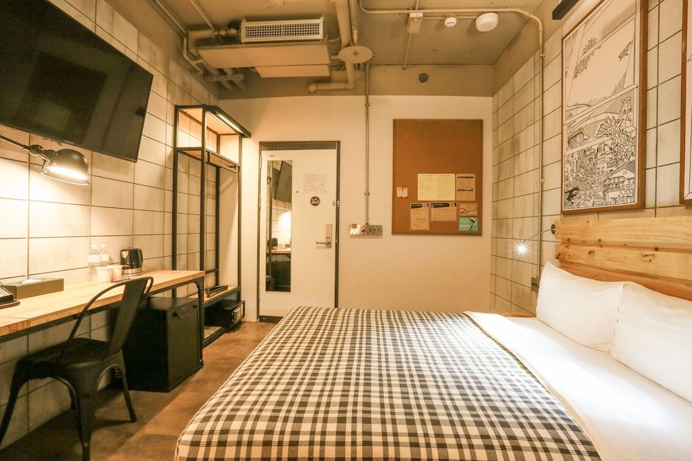 Hotel Papa Whale Elegant Double Room, No Window 3