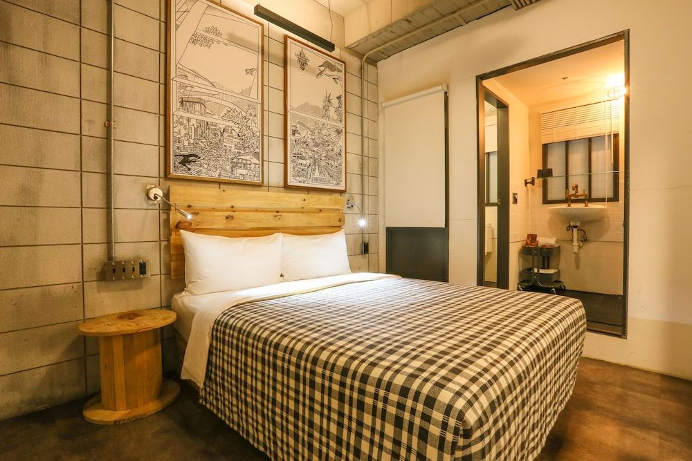 Hotel Papa Whale Elegant Double Room, No Window 2