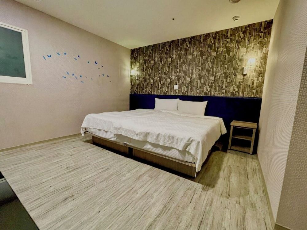 Walker Hotel - Zhengyi Economy Double Room 4