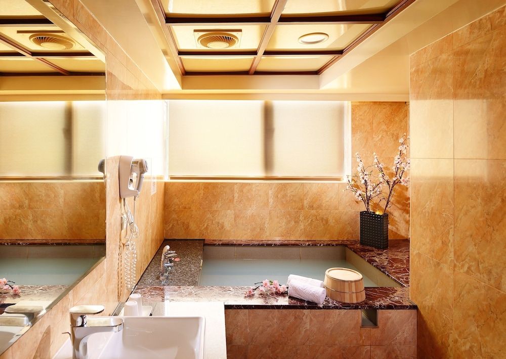 undefined Chyuan Du Spring Resort 10