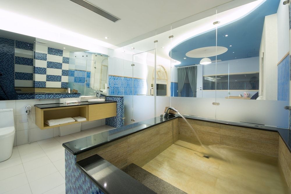 Garden Spring Hotel Deluxe Double Room, 1 Double Bed 4