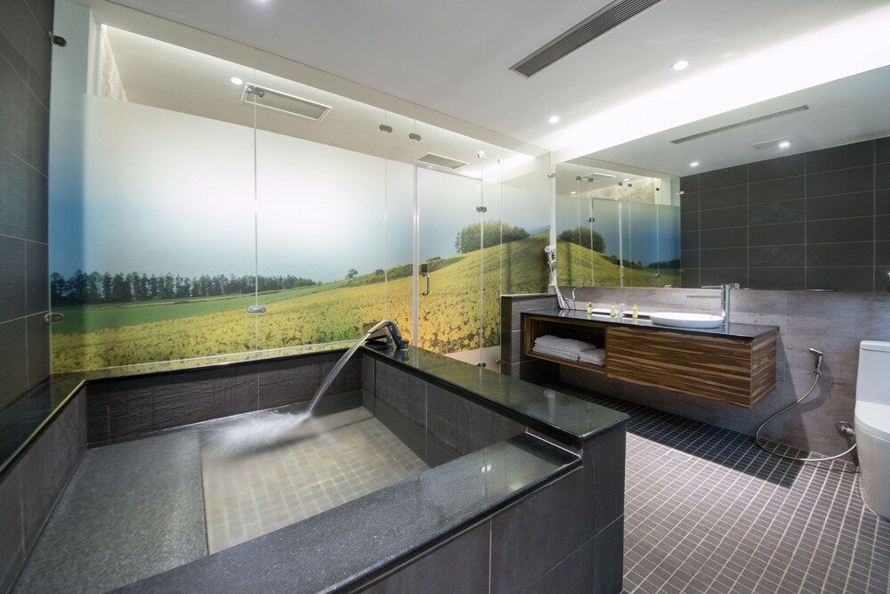 Garden Spring Hotel Family Quadruple Room 5