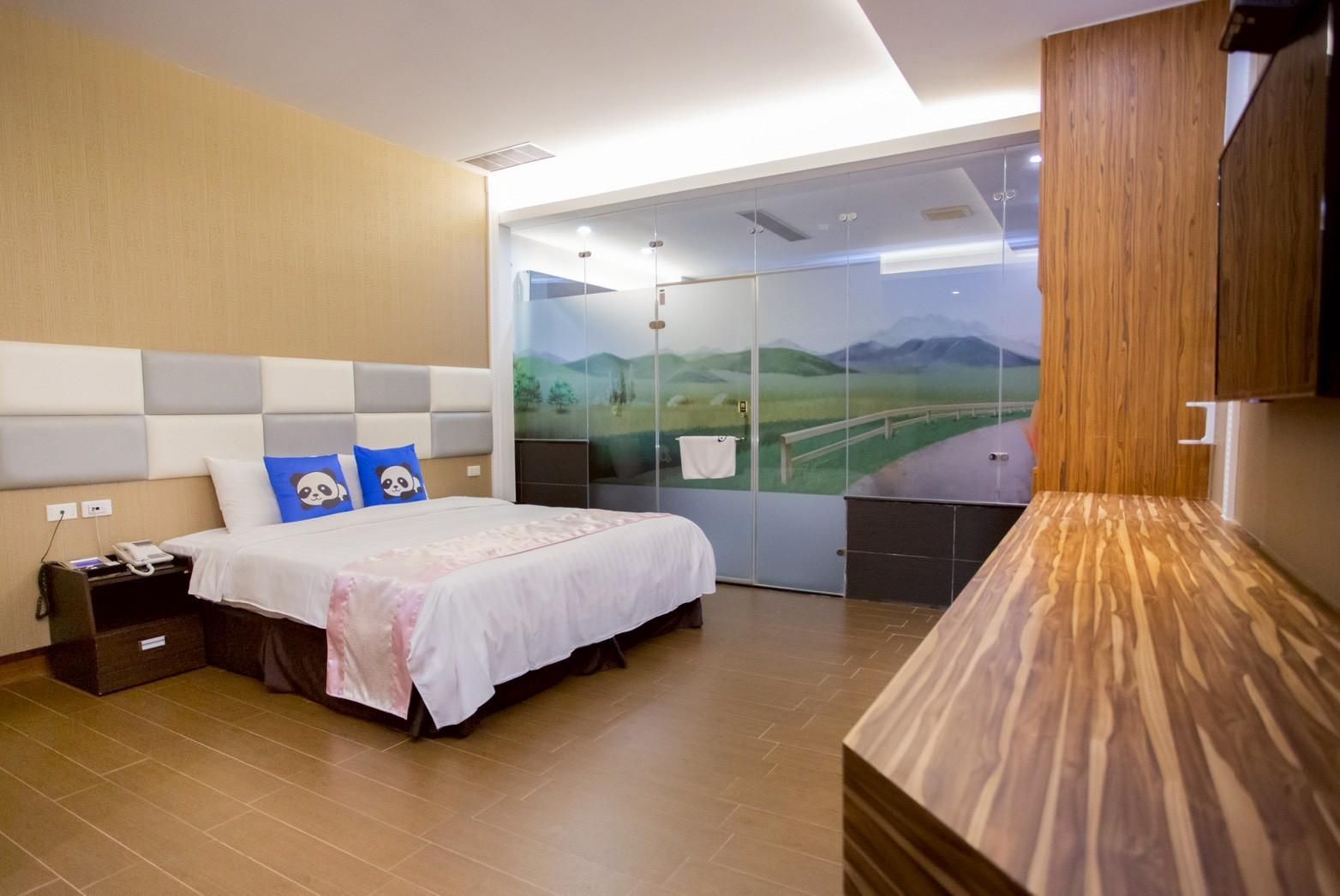 Garden Spring Hotel Standard Double Suite 2